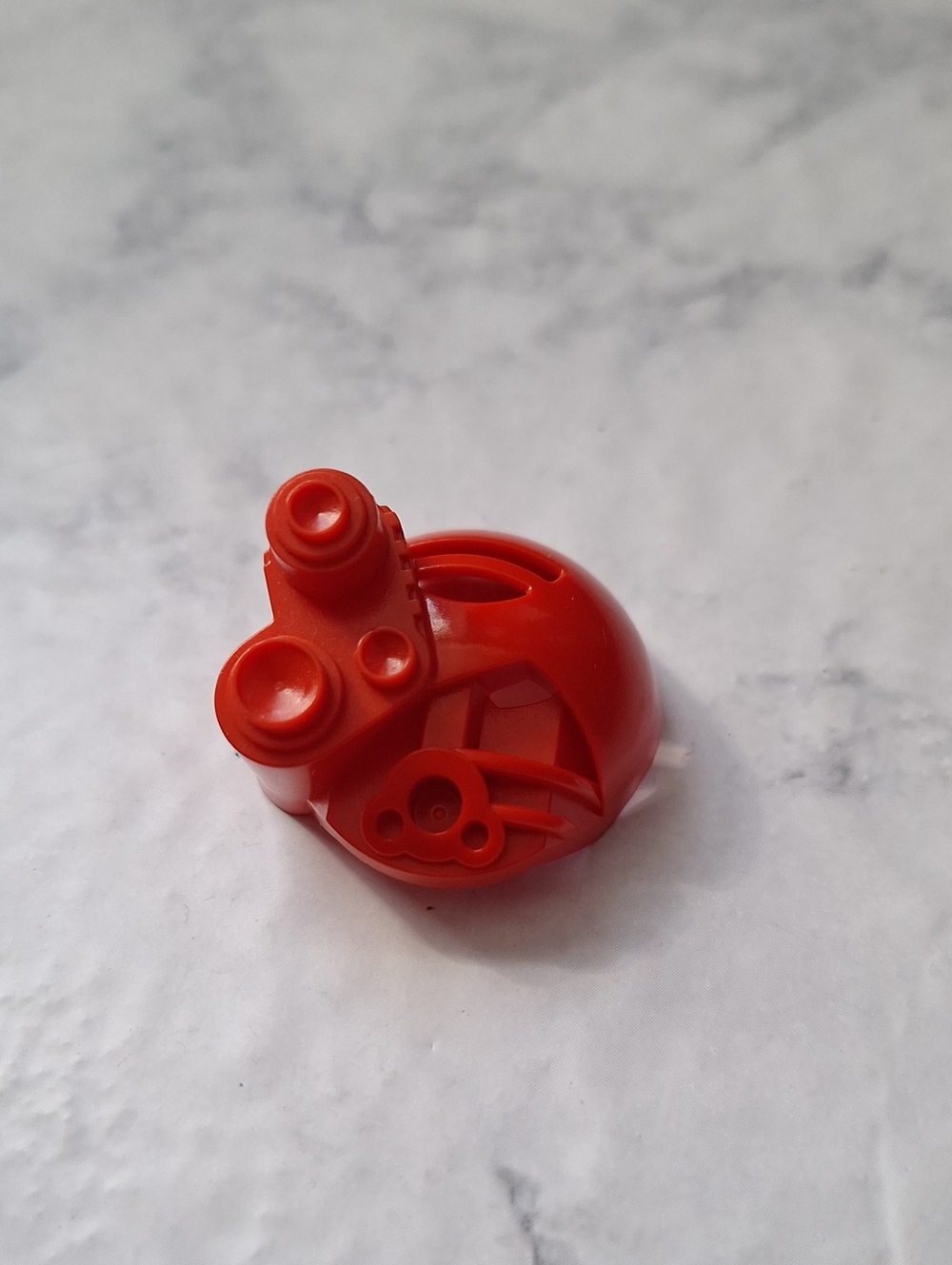 Legos Bionicles Ikakus Vudu  Red Round Helmet/Armor Playset Piece